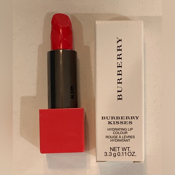 Burberry Other - Burberry Kisses Sheer - 53 Crimson Pink